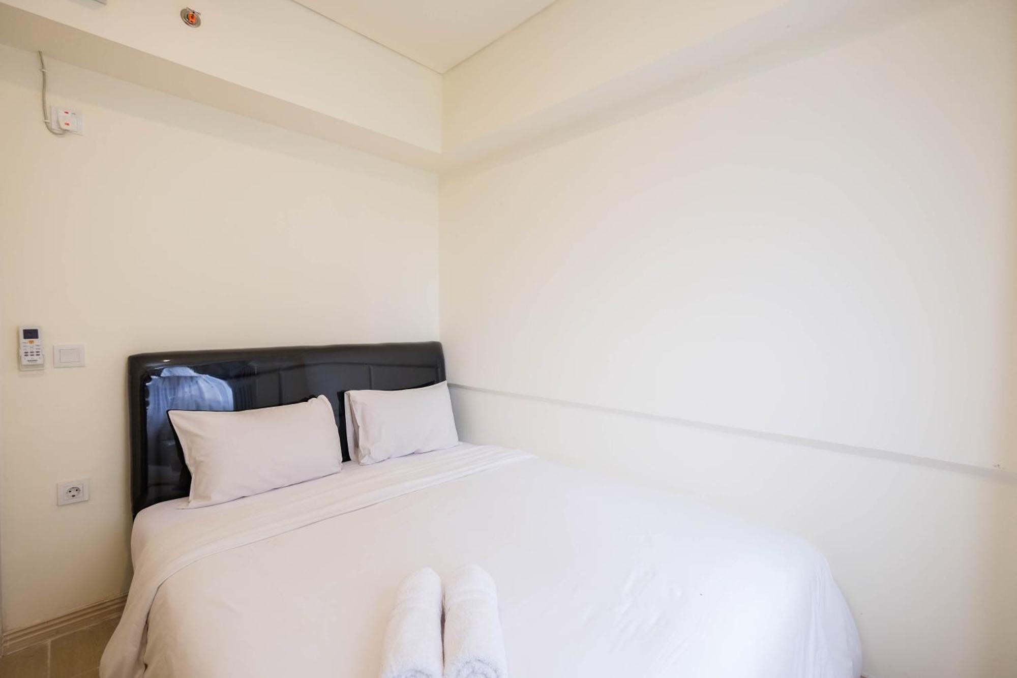 Apartemen Cozy 2br At Meikarta By Travelio