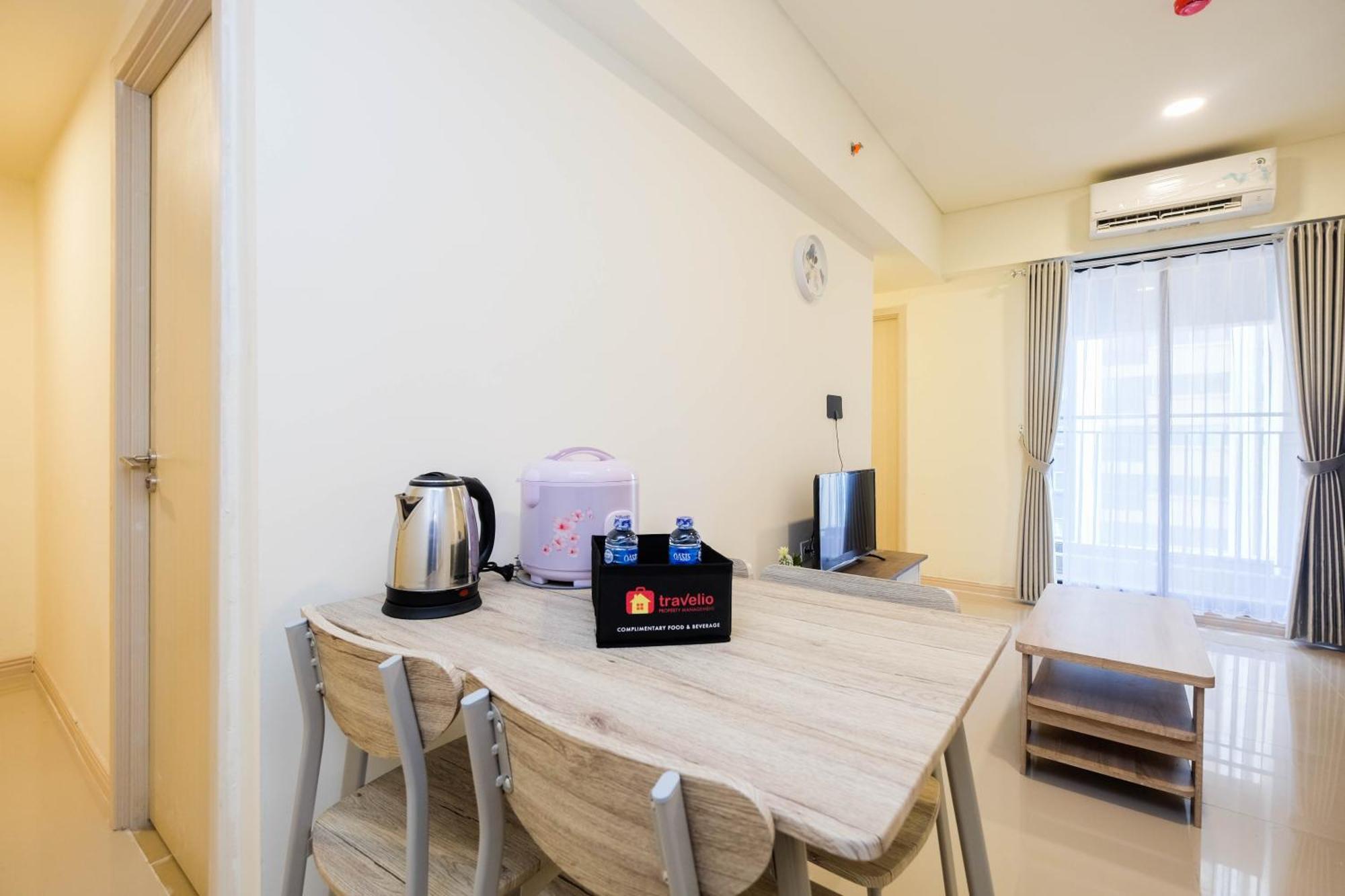 Apartemen Cozy 2br At Meikarta By Travelio Bekasi